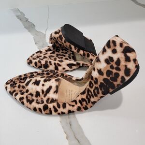 Rollasole Into The Wild Leopard Print Packable Travel Pointed Loafer Flats